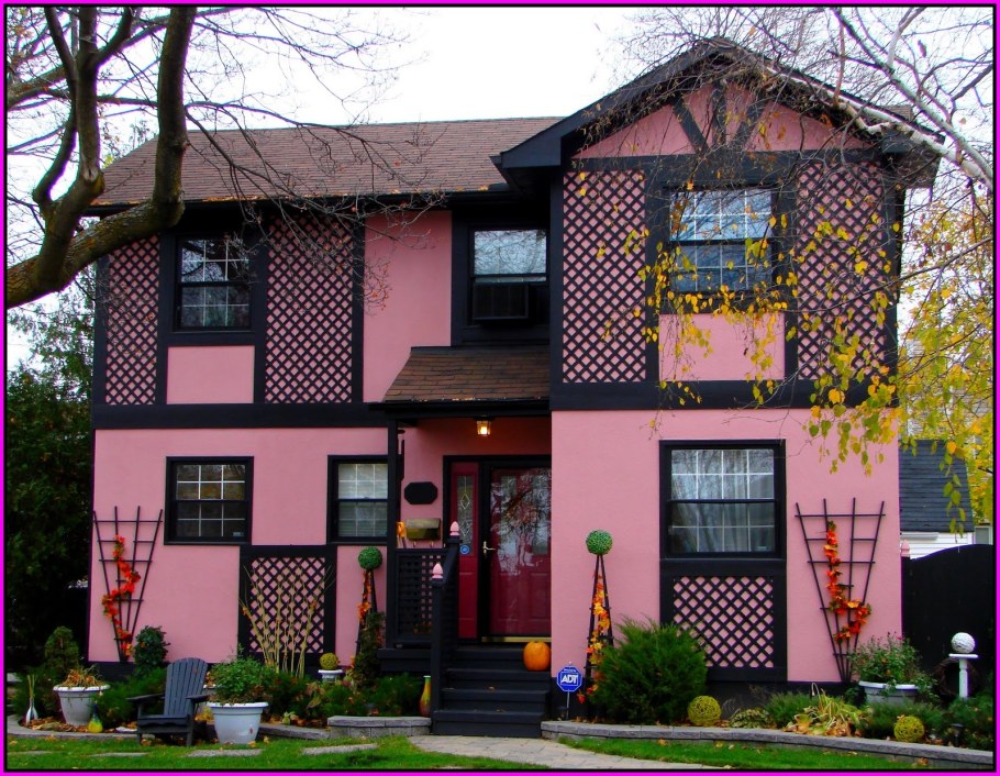 Пинк Хаус дом