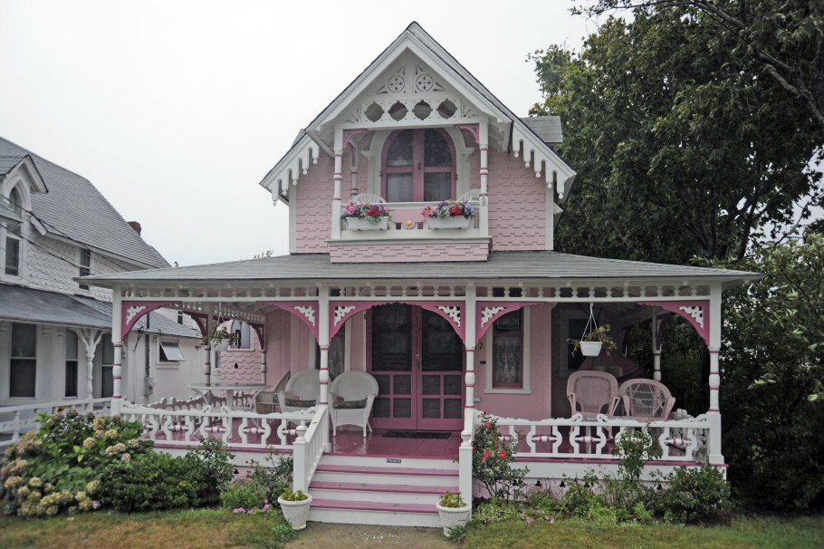 Розовый домик