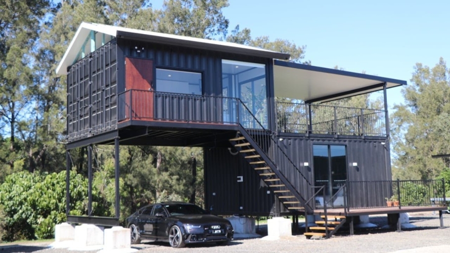 Дом 2 этажа из 20 футовых контейнеров